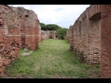 07664 ostia - regio iv - insula ii - portico e caseggiato dell'ercole (iv,ii,2-4) - raum (25) - haupteingang (via della caupona - vestibulum) - bli ri suedosten.jpg